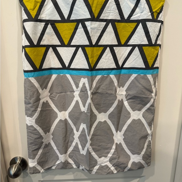 West Elm Duvet Cover and 3 Shams - Picture 3 of 13